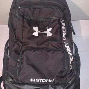 UNDER ARMOUR BACKPACK